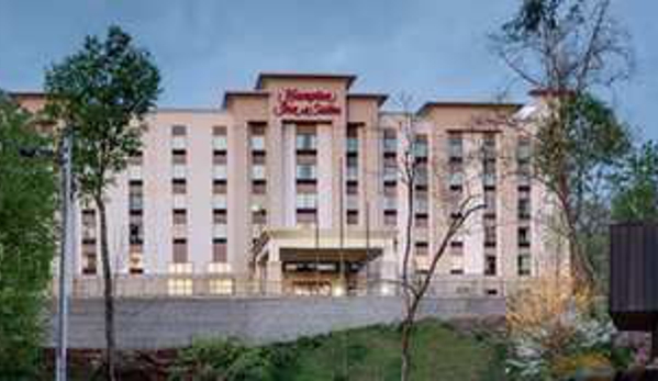 Hampton Inn & Suites Knoxville Papermill Drive - Knoxville, TN