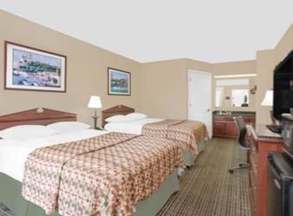 Baymont Inn & Suites - Roanoke Rapids, NC