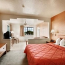 Days Inn & Suites by Wyndham Braunig Lake - Hotels