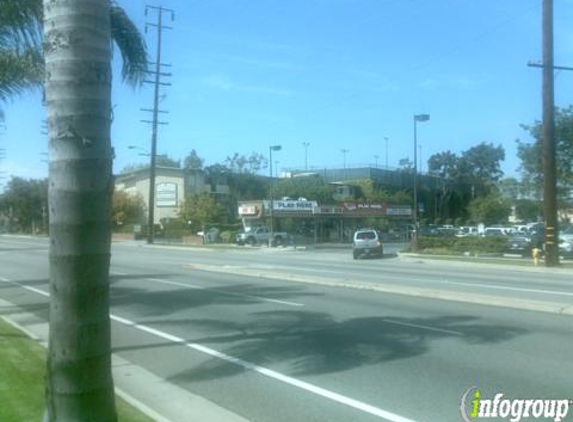 Donut Den - Torrance, CA