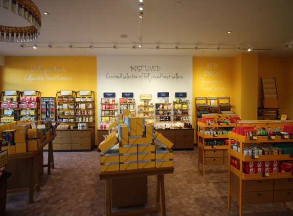 L'occitane En Provence - Commerce, CA