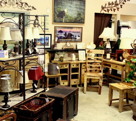 Upscale Consignment Furniture & Decor - Gladstone, OR