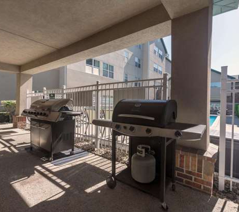 Homewood Suites by Hilton Kansas City/Overland Park - Overland Park, KS