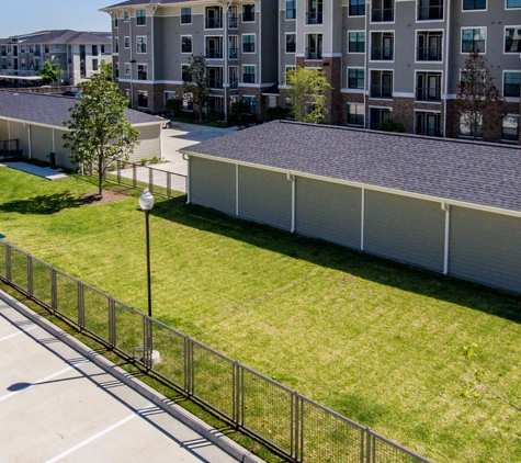 Beacon at Buffalo Pointe - Houston, TX