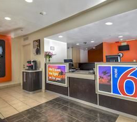 Motel 6 - Carlsbad, CA