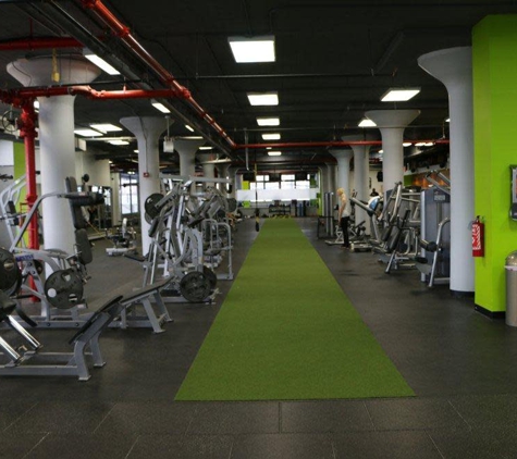 Life Health and Fitness - Long Island City, NY