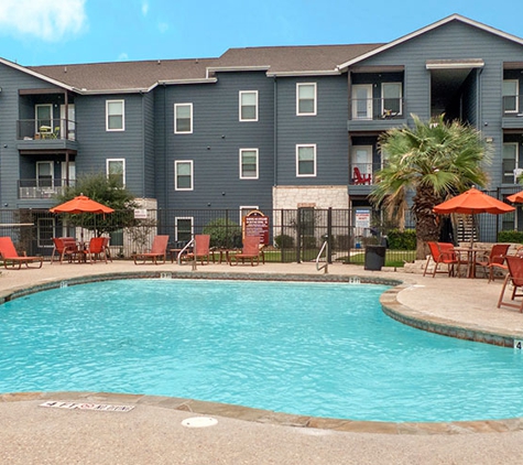 Republic Woodlake Apartments - San Antonio, TX