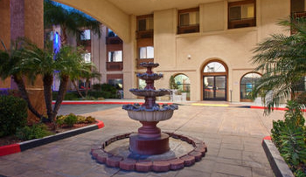 Holiday Inn Express Temecula - Temecula, CA