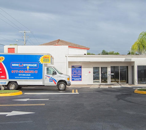 Mini U Storage - Folsom, CA