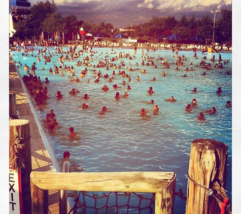 Wet'n Wild Emerald Pointe Water Park - Greensboro, NC