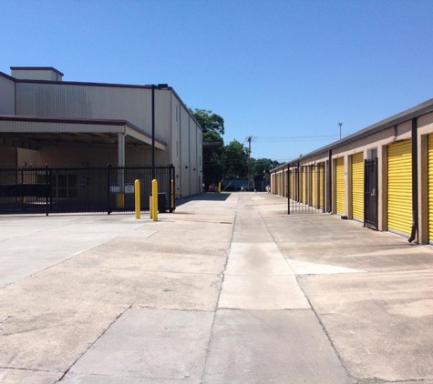 Extra Space Storage - Baton Rouge, LA