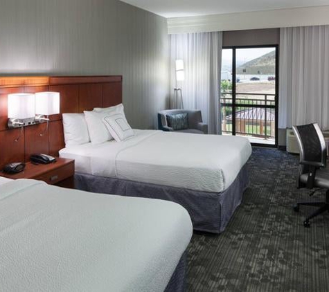 Courtyard by Marriott - Valencia, CA