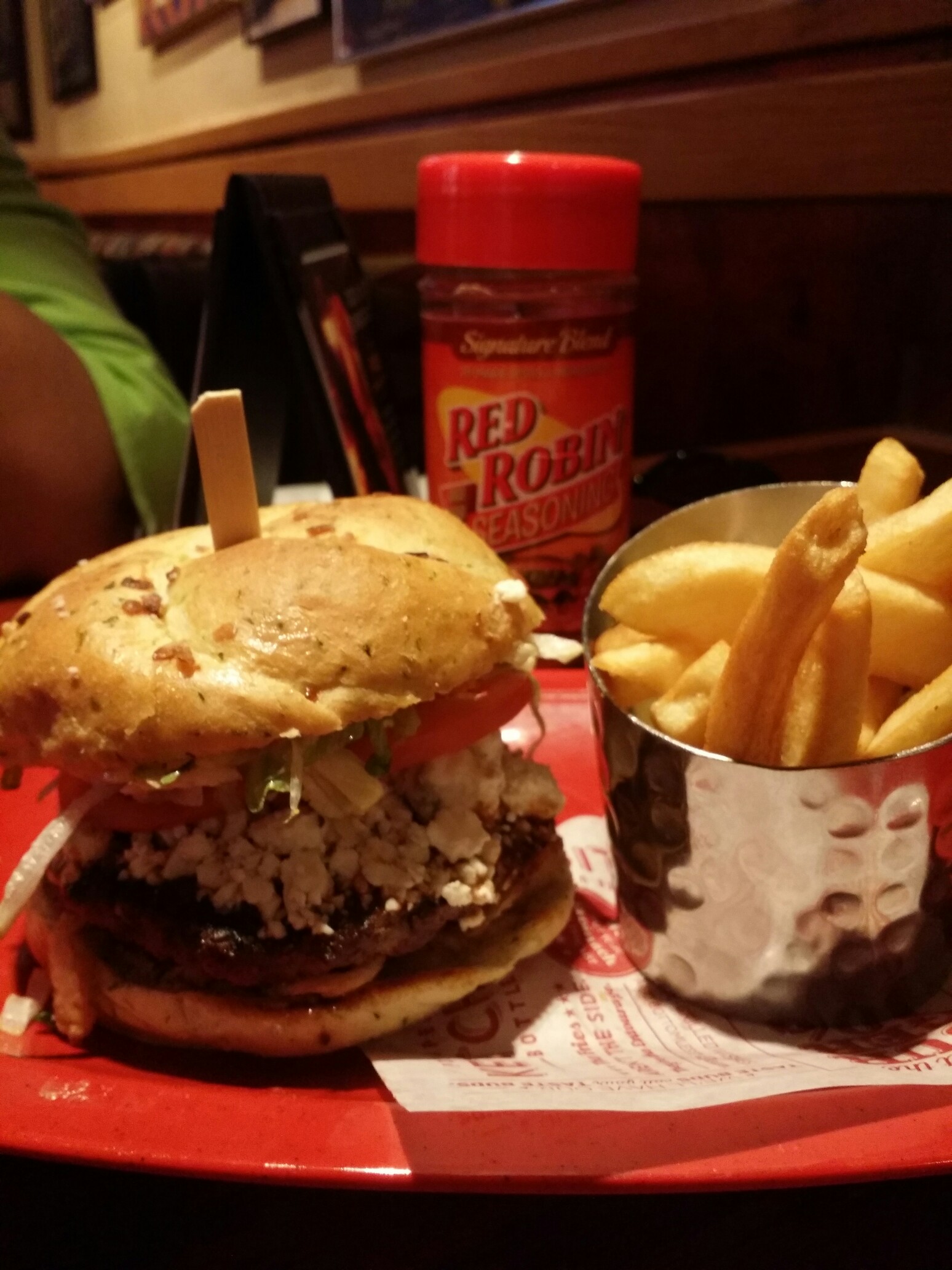 Red Robin Gourmet Burgers 10465 Richmond Ave, Houston, TX 77042 - YP.com