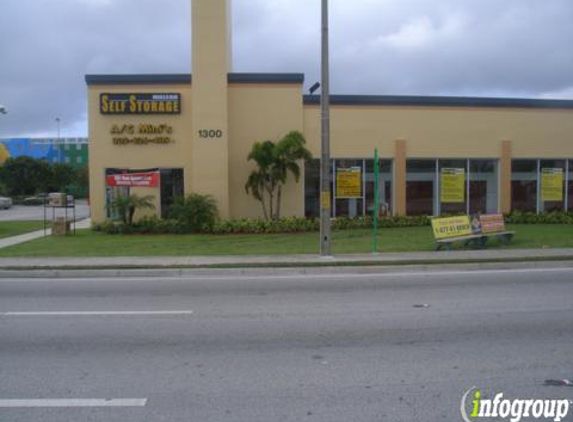 StorageMart - Hialeah, FL