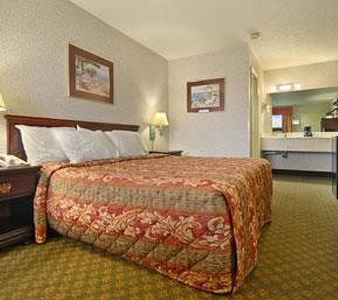 Days Inn by Wyndham Greenville - Greenville, AL