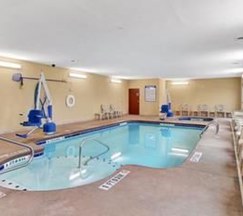 Cobblestone Inn & Suites - Waynesboro, PA