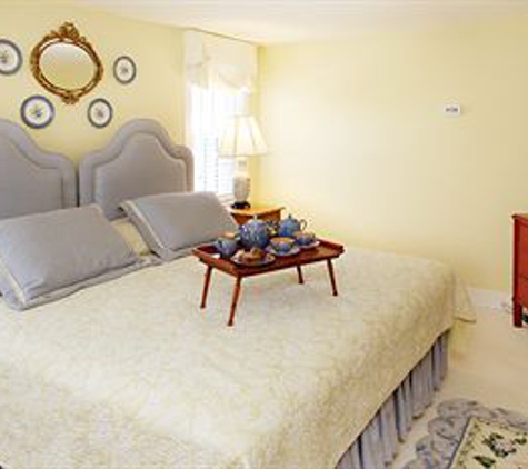 The Blushing Oyster Bed & Breakfast - Yarmouth Port, MA