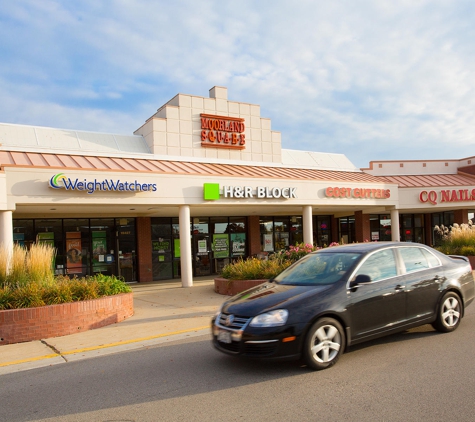 Moorland Square Shopping Ctr - New Berlin, WI