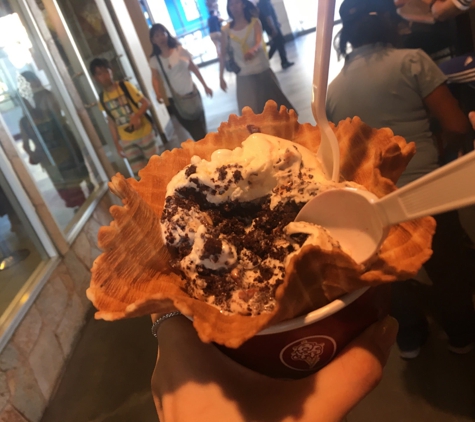 Cold Stone Creamery - Hollywood, CA