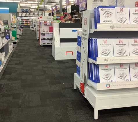 Staples - La Habra, CA