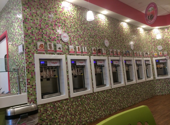 Hoopla Frozen Yogurt - Rochester, NY