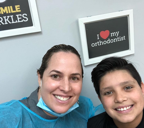 Dr Z Smiles - Aventura, FL