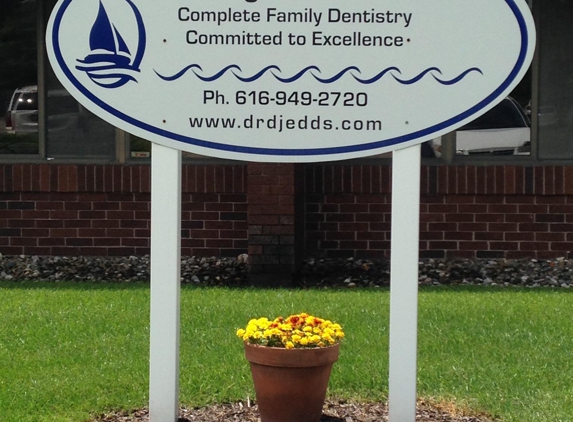 D.J. Edgerle, DDS, PC - Grand Rapids, MI