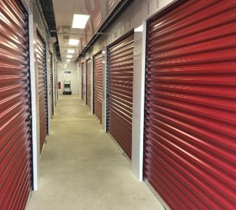 Life Storage - Lindenhurst, IL