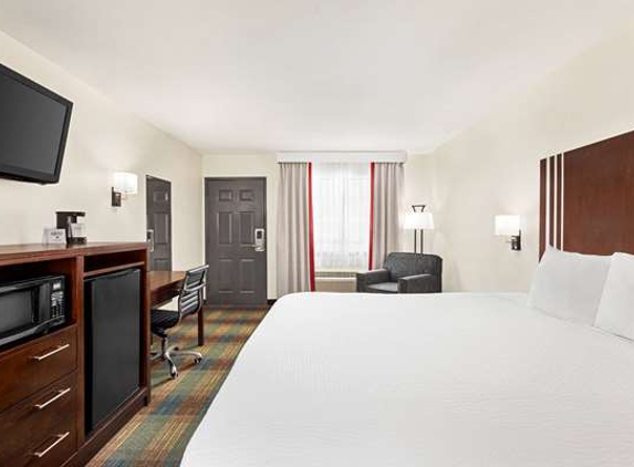 Ramada by Wyndham San Antonio Near SeaWorld/Lackland AFB - San Antonio, TX