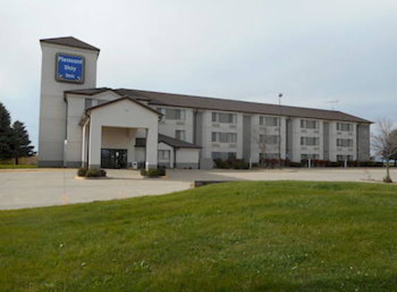 Baymont Inn & Suites - Brooklyn, IA