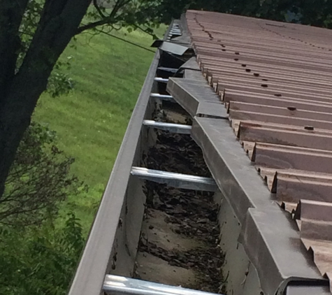 Depew Guttering - Fall Branch, TN. is this what flashing is supposed to look like they put it in in 14-16 inch pcs