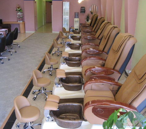 Top Nails & Spa - Ramona, CA