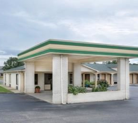 Super 8 by Wyndham Sumter - Sumter, SC