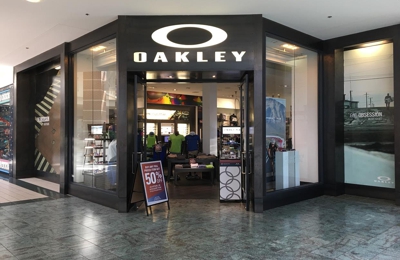 oakley store tampa