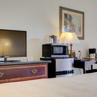 Hutchinson Island Plaza Hotel & Suites - Fort Pierce, FL