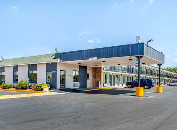 Econo Lodge - Shorewood, IL