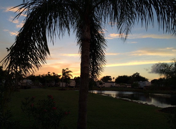 Tropical Gardens RV Park & Resort - Dickinson, TX