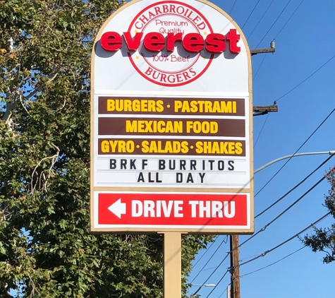 Everest Burgers - La Crescenta, CA