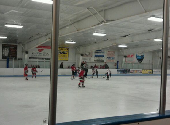 Barrington Ice Arena - Lake Barrington, IL