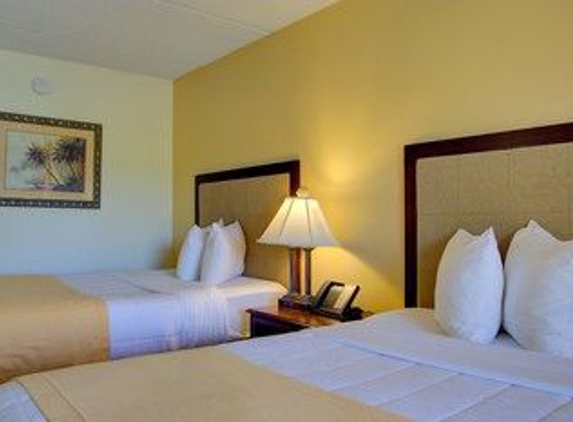 Hutchinson Island Plaza Hotel & Suites - Fort Pierce, FL