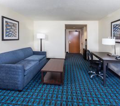 Wingate by Wyndham Schaumburg - Schaumburg, IL