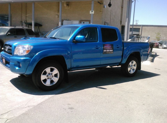 Israel's Auto Body Center - Modesto, CA