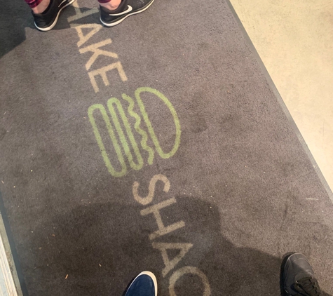 Shake Shack - Larkspur, CA