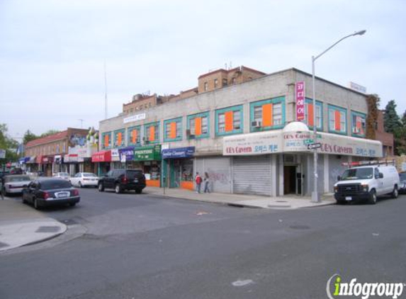 888 Clean Laundromat - Flushing, NY