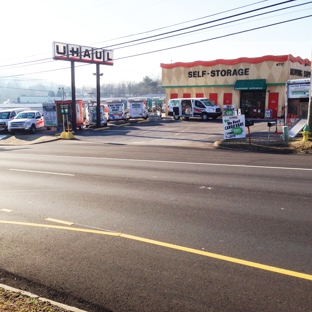 U-Haul Moving & Storage at Clinton Hwy - Knoxville, TN