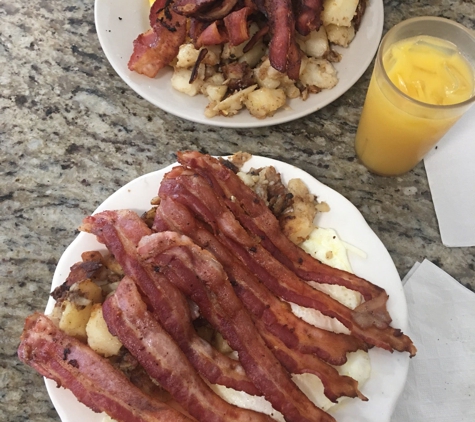 Carl's Oxford Diner - Oxford, MA