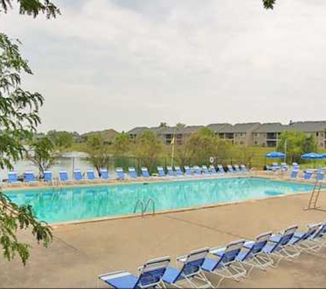 Somerset Lakes Apartments in Indianapolis, IN - Indianapolis, IN