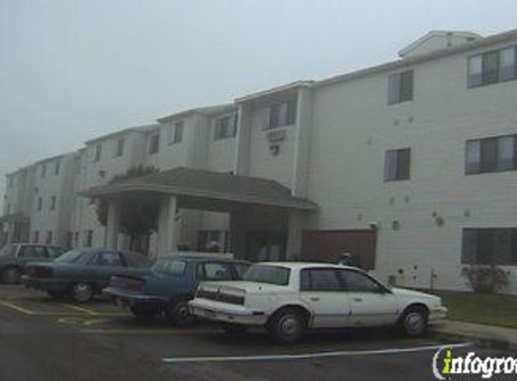 Edgewood Apartments - Cedar Rapids, IA