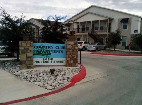 Country Club Apartments - Kerrville, TX