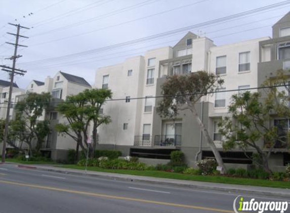 Palms Court Apartments - Los Angeles, CA